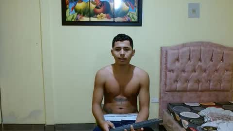 lil_condor_baby online show from November 18, 1:31 am