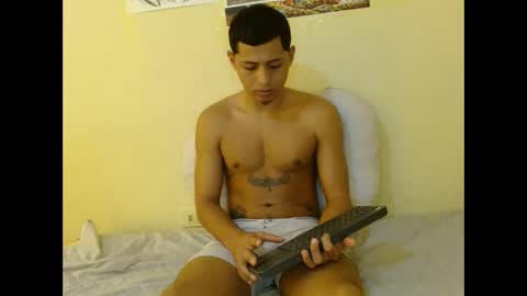 lil_condor_baby online show from December 22, 6:49 pm