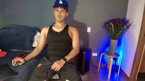 Snapshot of lildantear chatting on December 31, 1:26 am Dante online show from December 31, 1:26 am