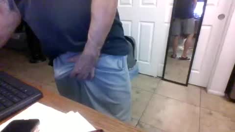 lilpackage69 online show from February 15, 3:24 am