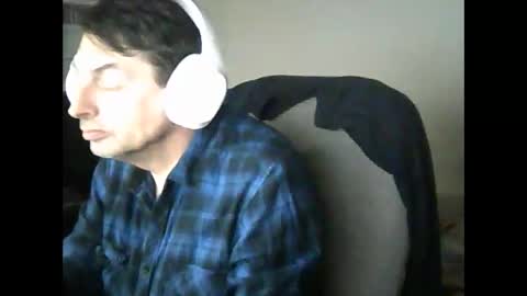 Snapshot of liongr69 chatting on February 28, 8:20 am liongr69 online show from February 28, 8:20 am