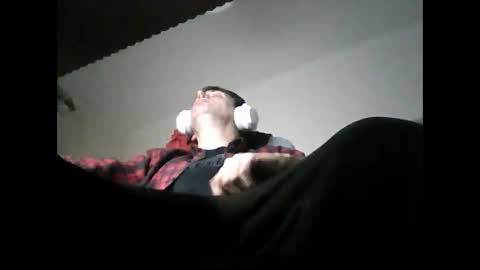 Snapshot of liongr69 chatting on February 17, 10:47 pm liongr69 online show from February 17, 10:47 pm