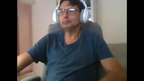 Snapshot of liongr69 chatting on October 12, 4:23 pm liongr69 online show from October 12, 4:23 pm