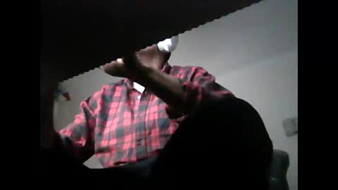 Snapshot of liongr69 chatting on February 13, 9:39 pm liongr69 online show from February 13, 9:39 pm