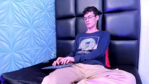 MAX online show from September 10, 12:15 pm