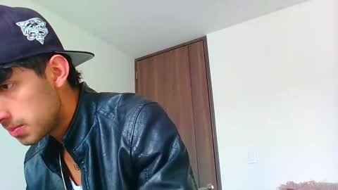 logaan_grey online show from January 2, 4:35 pm