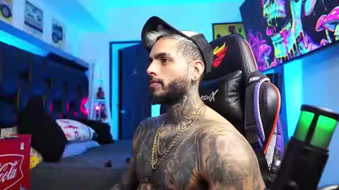 logan_hugh8 online show from March 2, 7:15 am