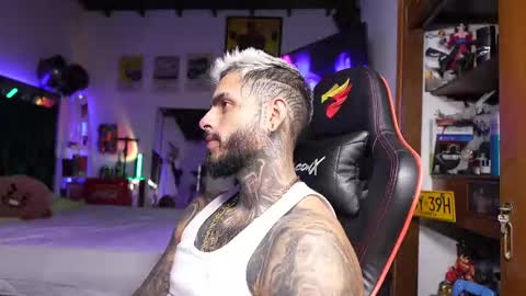 logan_hugh8 online show from March 18, 5:54 am