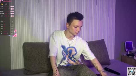 Snapshot of logan_mett chatting on October 14, 4:47 pm Logan online show from October 14, 4:47 pm