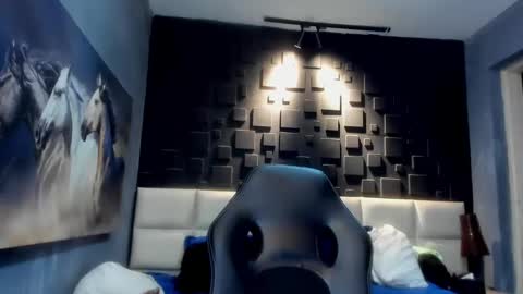 Snapshot of logan_varela chatting on December 24, 9:28 am logan_varela online show from December 24, 9:28 am