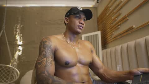 logan_varela online show from March 25, 3:16 pm