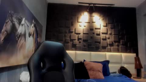 Snapshot of logan_varela chatting on December 22, 1:23 am logan_varela online show from December 22, 1:23 am