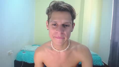 Snapshot of loganevans8 chatting on January 12, 8:57 pm Logan online show from January 12, 8:57 pm