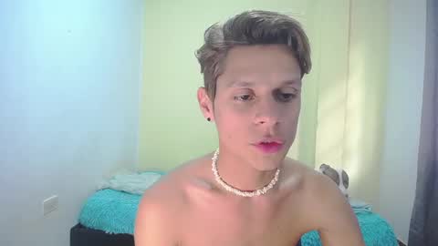 Snapshot of loganevans8 chatting on January 26, 1:04 pm Logan online show from January 26, 1:04 pm