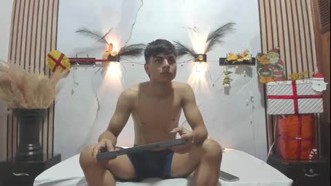 loganjhonson online show from November 25, 2:57 am