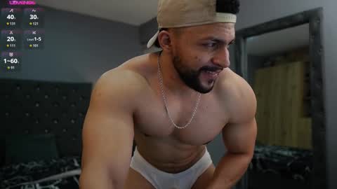 Snapshot of loganmartinx chatting on September 27, 11:57 pm loganmartinx online show from September 27, 11:57 pm