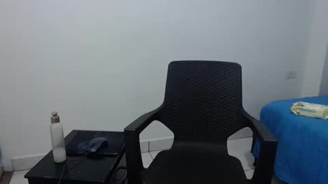 logannthh online show from November 1, 9:35 am