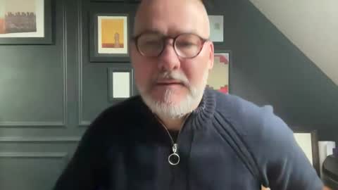 EnglishBear online show from December 19, 9:06 am