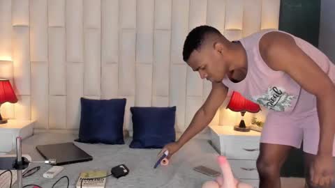 Im Kiros online show from March 6, 8:48 pm