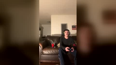 Longbeachslut  online show from January 9, 8:08 am