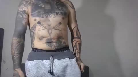 Snapshot of longh269511 chatting on October 11, 11:42 pm hades sex hot online show from October 11, 11:42 pm