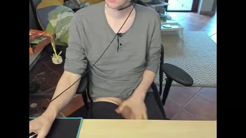 loomie online show from December 20, 8:21 am