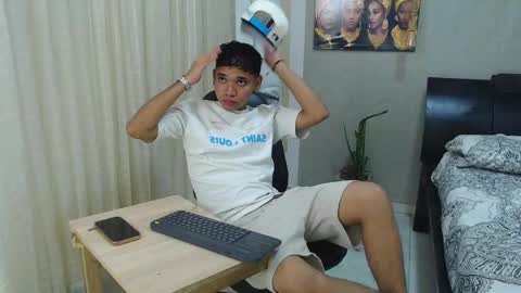 Snapshot of lord_jamess_ chatting on September 13, 6:20 pm jamess online show from September 13, 6:20 pm