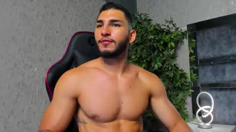 Louis online show from October 21, 8:23 pm