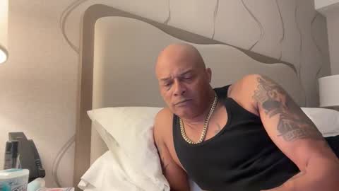 loved19 online show from April 9, 11:00 pm