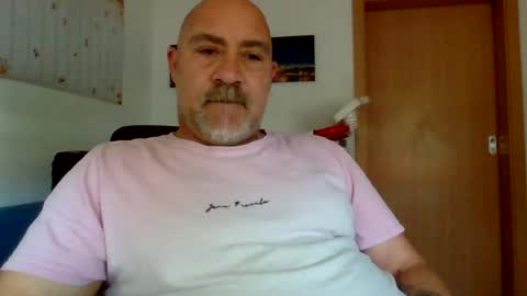 lover010983 online show from July 22, 11:46 am