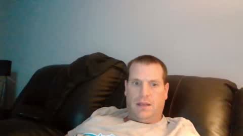 Snapshot of lovetocum37 chatting on December 30, 3:25 am lovetocum37 online show from December 30, 3:25 am