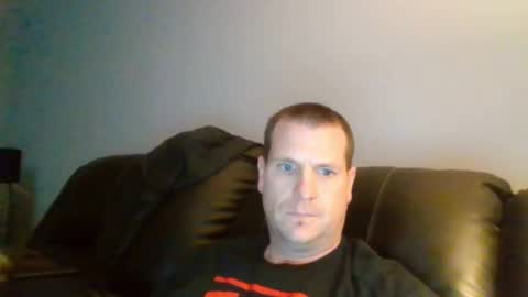 Snapshot of lovetocum37 chatting on December 22, 6:37 pm lovetocum37 online show from December 22, 6:37 pm