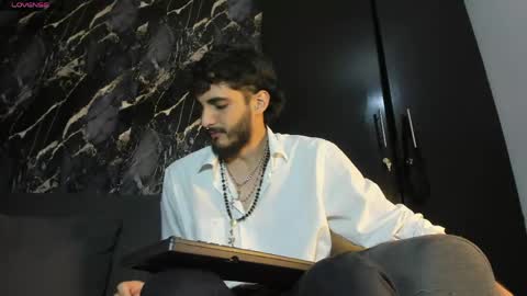 lovexjuxn77 online show from March 23, 7:53 pm