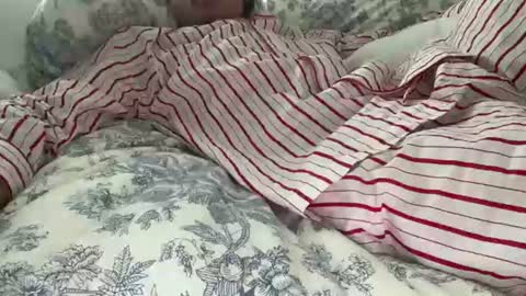 lowgii00 online show from July 5, 3:19 pm