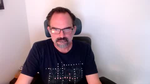 lreed090 online show from April 14, 7:24 pm