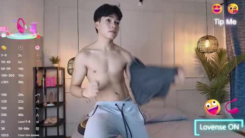 lUAN online show from April 13, 11:33 am