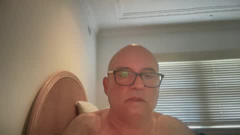 Snapshot of lucas10004 chatting on January 23, 10:33 pm lucas10004 online show from January 23, 10:33 pm
