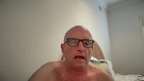 Snapshot of lucas10004 chatting on February 15, 5:19 am lucas10004 online show from February 15, 5:19 am