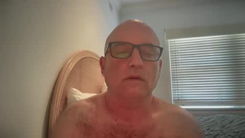 Snapshot of lucas10004 chatting on January 25, 2:37 am lucas10004 online show from January 25, 2:37 am