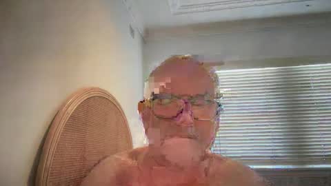 Snapshot of lucas10004 chatting on December 20, 12:08 am lucas10004 online show from December 20, 12:08 am