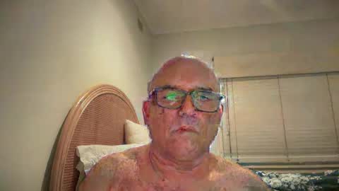 Snapshot of lucas10004 chatting on February 2, 10:13 am lucas10004 online show from February 2, 10:13 am
