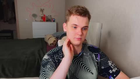 Lucas Gill online show from December 2, 4:15 am