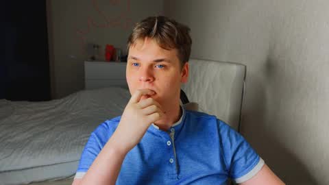 Lucas Gill online show from February 2, 9:45 pm