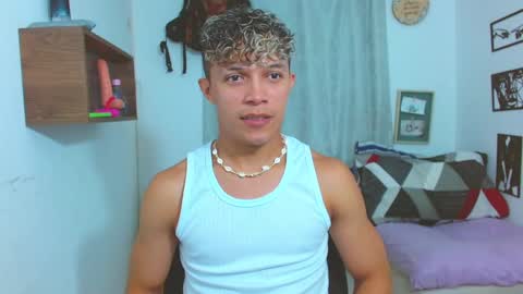 Lucas Luxx online show from October 3, 4:45 pm