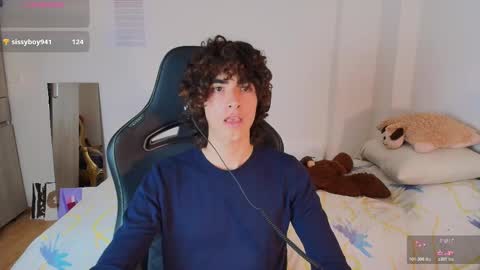 lucas_xo online show from March 6, 9:45 pm