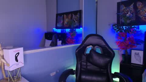 lucascarterr online show from November 12, 4:51 am