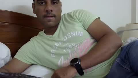 Snapshot of luckyfinalone chatting on September 26, 10:40 pm luckyfinalone online show from September 26, 10:40 pm