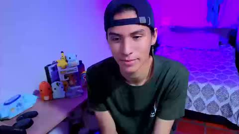 Snapshot of luclawthorne chatting on September 23, 5:07 am Lu Independent Model online show from September 23, 5:07 am