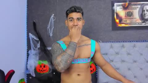 Luigi Independent model online show from November 1, 5:39 pm