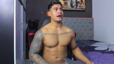 Luigi Independent model online show from October 22, 3:10 am